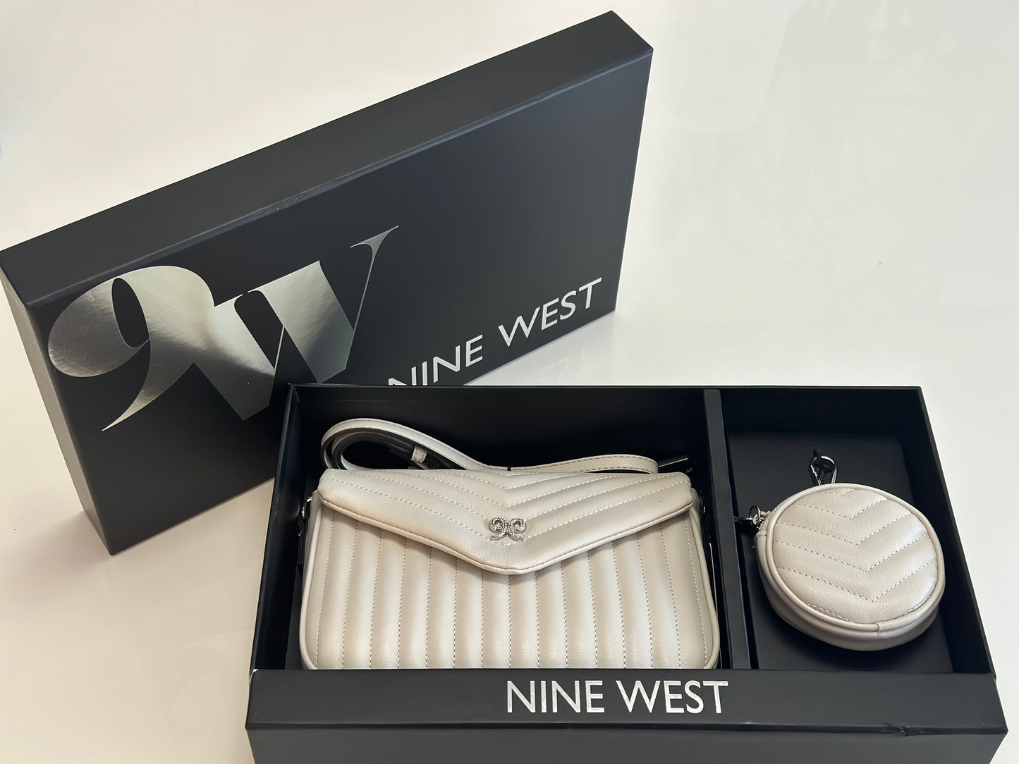 Coffret 2 pièces NINE WEST - Sac à main et portefeuille assortis (Blanc)