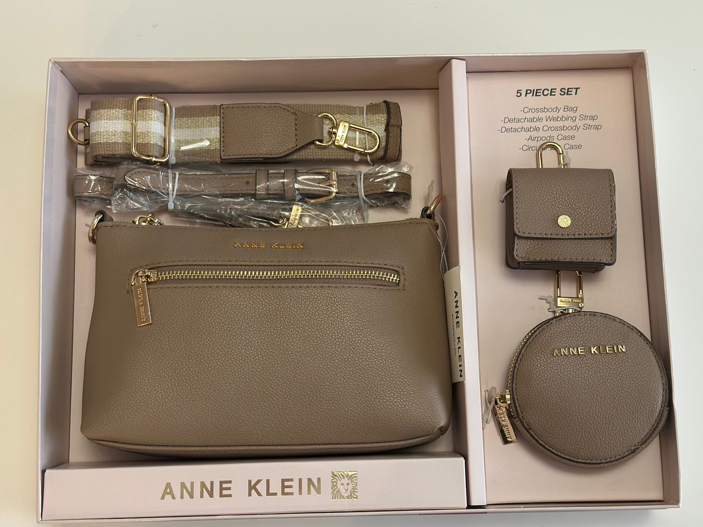 Ensemble 5 pièces ANNE KLEIN - Sac et accessoires.