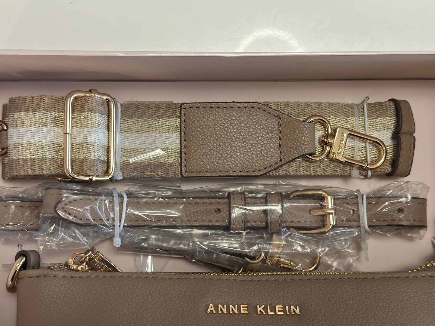 Ensemble 5 pièces ANNE KLEIN - Sac et accessoires.