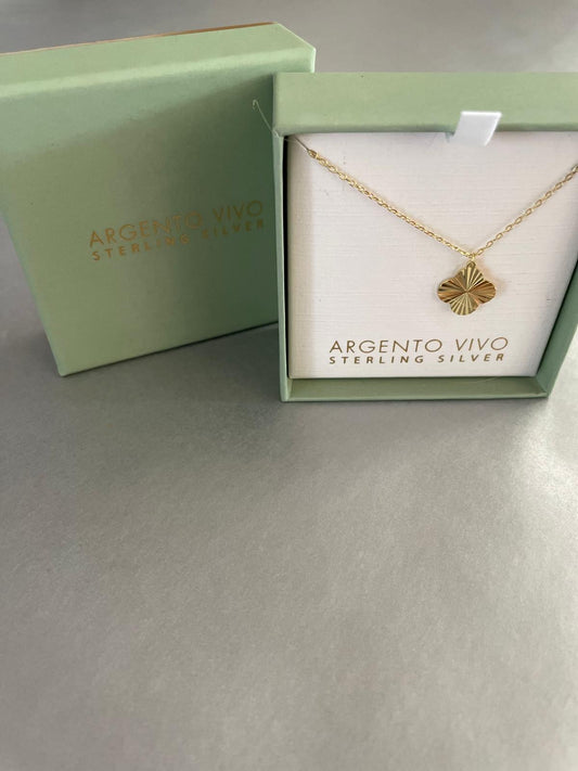 Magnifique pendentif doré